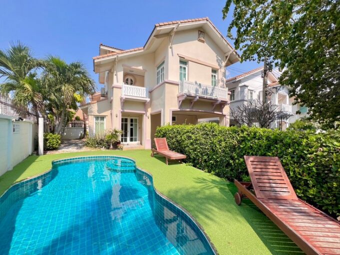 house near the beach in pattaya for sale