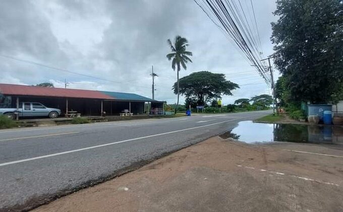 ที่ดินติดถนนหลัก ทำเลค้าขาย ชากแง้ว ห้วยใหญ่ ใกล้พัทยา เหมาะสำหรับเปิดร้าค้า