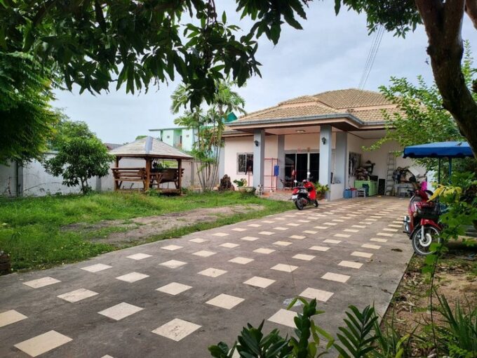 Spacious detached house located in Pornprapanimitr Pattaya, Soi Siam Country Club, measuring 134 square wah, 3bedrooms 3bathrooms
