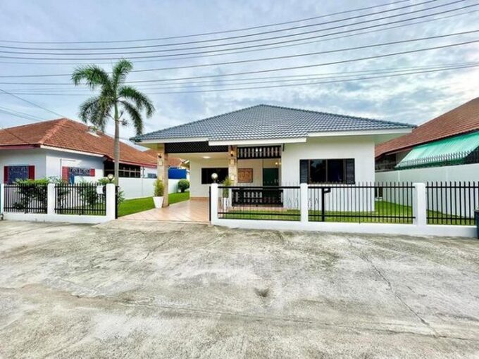 บ้านเดี่ยวชั้นเดียวพัทยา พื้นที่กว้าง ในซอยเนินพลับหวานพัทยา 80 ตารางวา 3ห้องนอน 2ห้องน้ำ