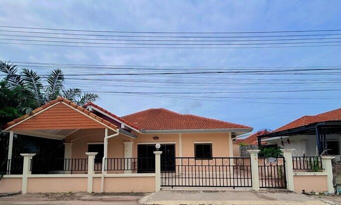 บ้านบางเสร่ 3ห้องนอน 2ห้องน้ำ ติดถนนเส้นหลักสุขุมวิท ใกล้สวนน้ำพัทยา ใกล้สวนนงนุชพัทยา