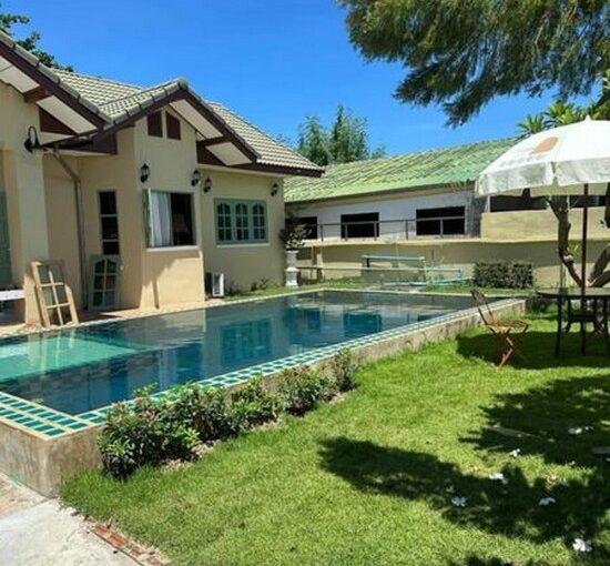 A pool villa-style residence in Sattahip for Sale, 115 Square Wah, 3bedrooms 4bathrooms, conveniently located near the beach and tourist attractions, including the Pattaya Water Park