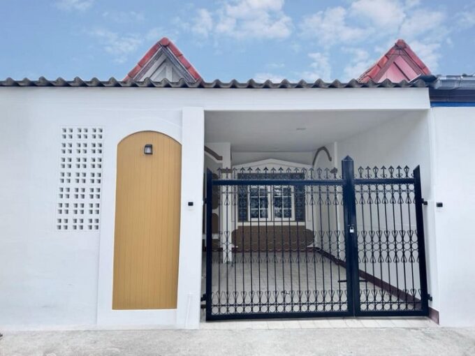 Newly Renovated Townhome for Sale in Soi Khao Talo Pattaya
