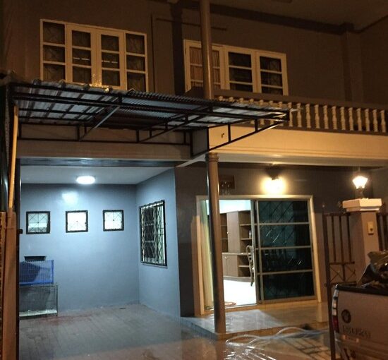 Townhouse for sale at an affordable price on the seaside of North Pattaya, Na Kluea, featuring 3 bedrooms and 2 bathrooms