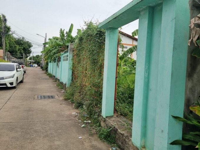 Land in the heart of Pattaya near Buakhao Market, Soi Bongkot, Prime Location, 135 Square Wah, Affordable Price