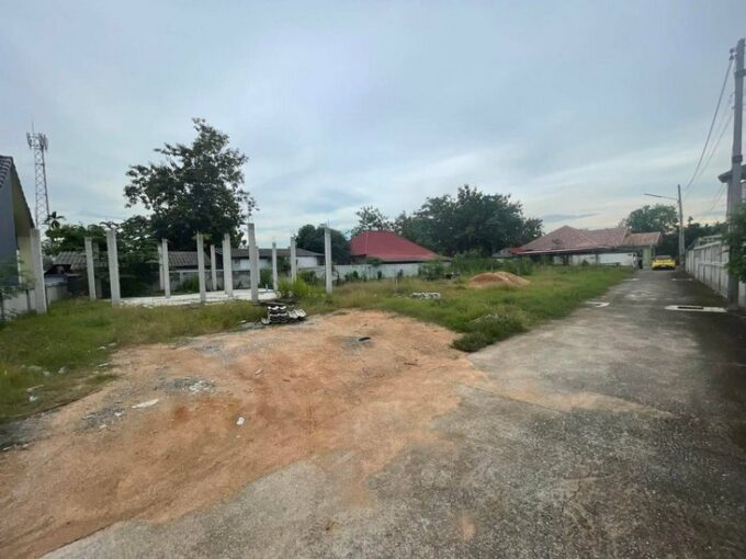 Land in Soi Siam Country Club, measuring 187 square wah, now available at a significantly reduced price, below market value