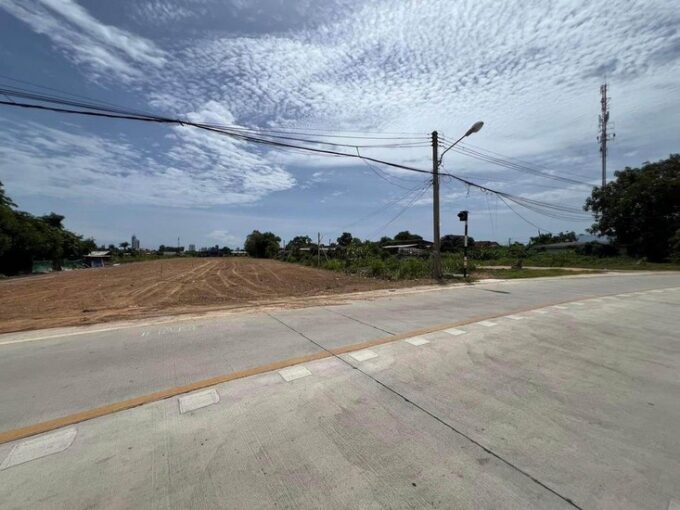 Pattaya land available for sale, ideally situated just off the main Chaiyaphruek 2 Road
