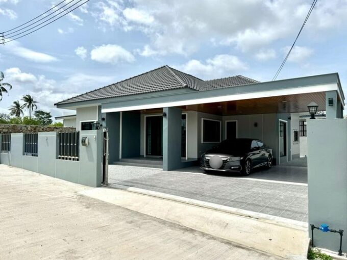 Detached single storey house in Pattaya, the property is exceptionally spacious, located near Pong Market and Highway 36