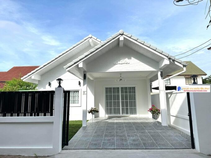 Single-storey detached house in Pattaya, featuring 3 bedrooms and 3 bathrooms, conveniently located near Sukhumvit Road, Soi Tung Klom Tal Man