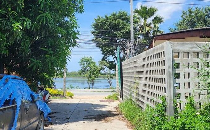 Land adjacent to Mab Prachan Reservoir Pattaya, an excellent location, 222 square wah