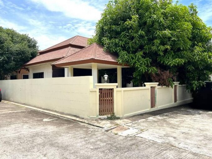 Single house in Pattaya, offering a generous area of 85 square wah, featuring 3 bedrooms and 2 bathrooms, conveniently located near Nongprue Market