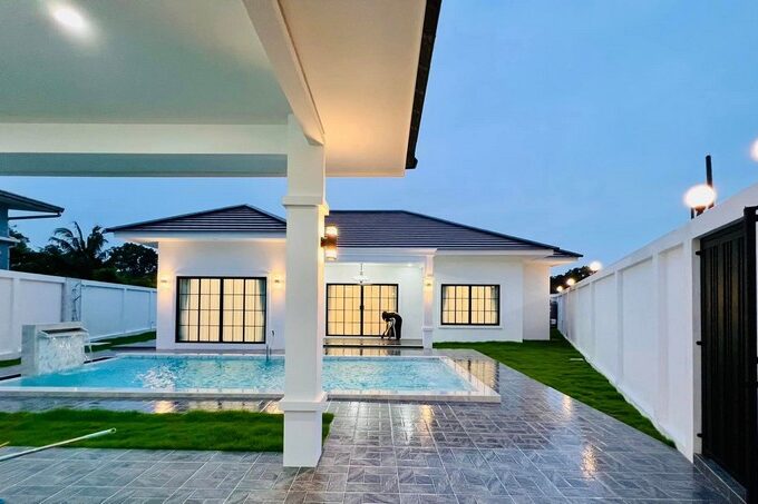 Detached house, pool villa, Pattaya, good opportunity for  daily rental business, 133 square meters, 3 bedrooms, 4 bathrooms