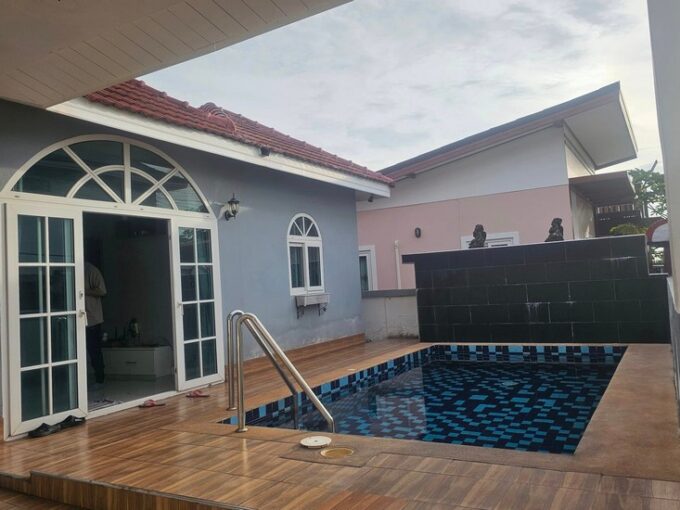 Pool villa in Pattaya, excellent value, featuring 3 bedrooms and 2 bathrooms, ideally situated in Nong Hin, Chaiyaphruek 2