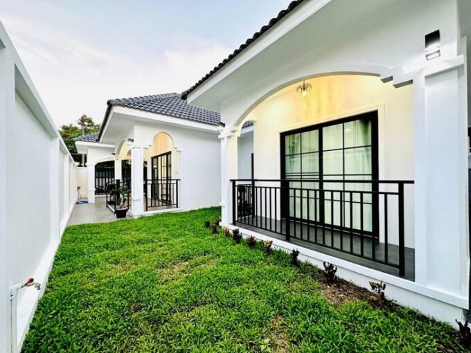 Single-family home in the heart of Pattaya, Soi Phra Praphanimit, featuring 3 bedrooms and 3 bathrooms, with a total area of 60 square wah of land