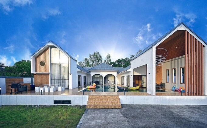 Luxury Pool Villa in Pattaya for Sale