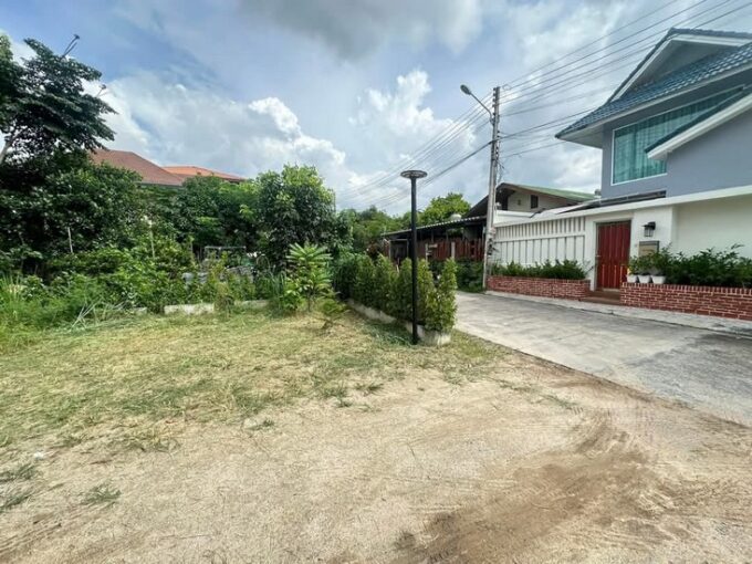 ที่ดินทำเลดีมาก ซอยทุ่งกลมตาลหมัน เลยถนนเลียบทางรถไฟไม่ไกล