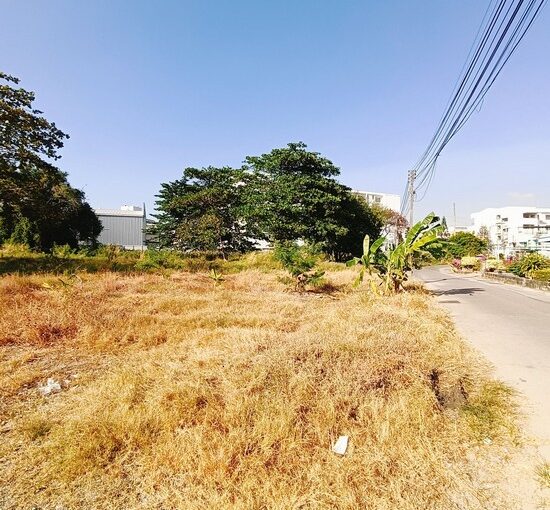 Land available for purchase in a prime beach side location on Thepprasit. This  land is situated in an excellent area