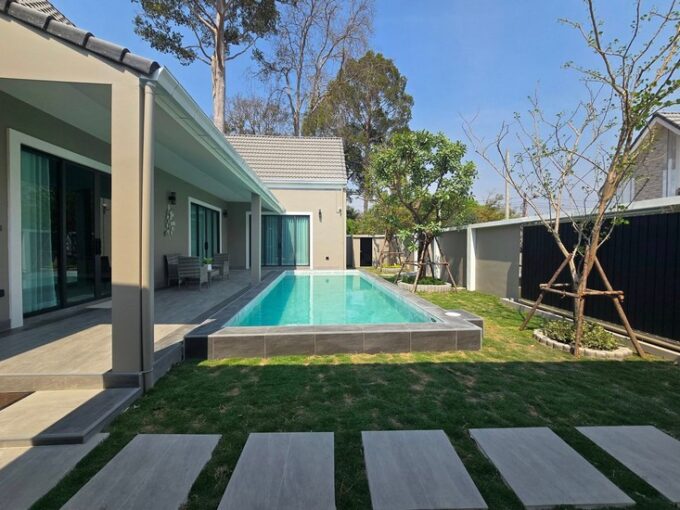 Luxury Nordic Style Pool Villa for Sale in Soi Porpranimitr Pattaya