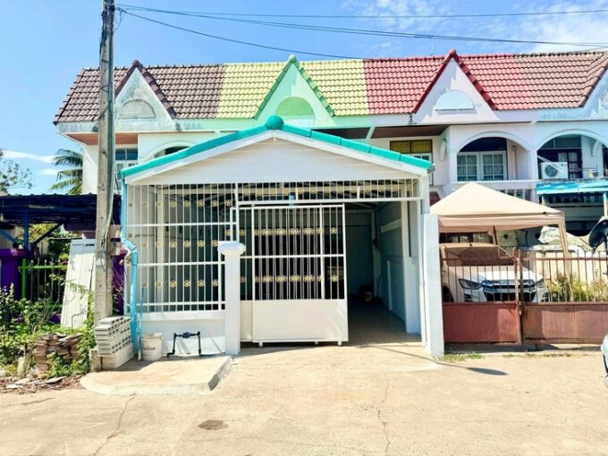 Townhouse near the sea in Pattaya | บ้านพัทยา คอนโดพัทยา ที่ดินพัทยา ขาย-ให้เช่า อสังหาริมทรัพย์ในพัทยา - Pattaya Houses, Pool Villas and Condos for sale and for rent Townhouse near the sea in Pattaya