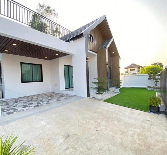 บ้านเดี่ยวพัทยาทรงโมเดิร์นนอร์ดิก อ่างมาบประชัน ใกล้ฟลาวเวอร์แลนด์ ซอยสยามคันทรี่คลับ