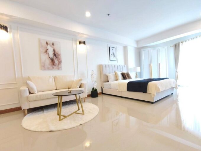 jomtien beachfront condominium for sale