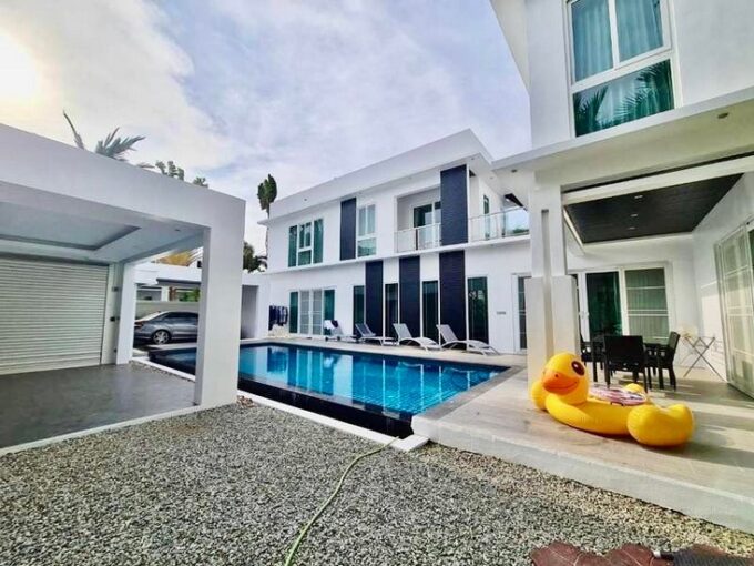 luxury pool villa near Jomtien Beach Pattaya for Sale