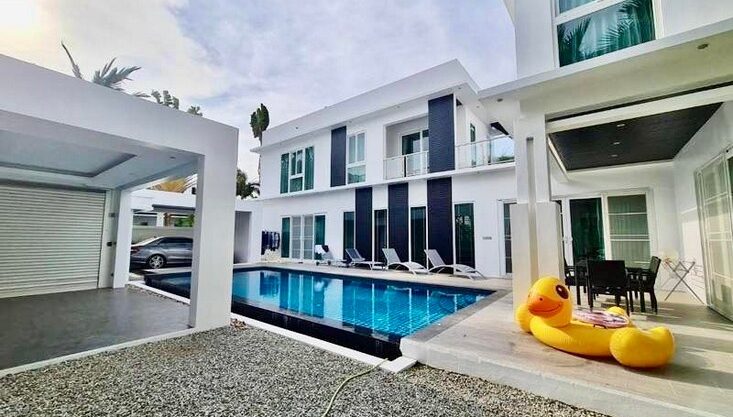 luxury pool villa near Jomtien Beach Pattaya for Sale
