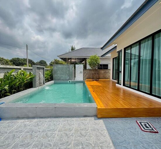 pool villa in pattaya for sale