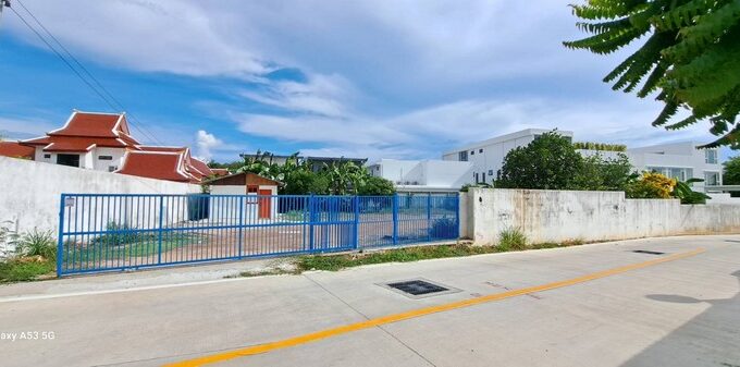 ที่ดินพัทยาอ่างชากนอกเหมาะสำหรับปลูกบ้าน 2ชั้น เห็นวิวอ่างชากนอก ซอยทุ่งกลมตาลหมัน