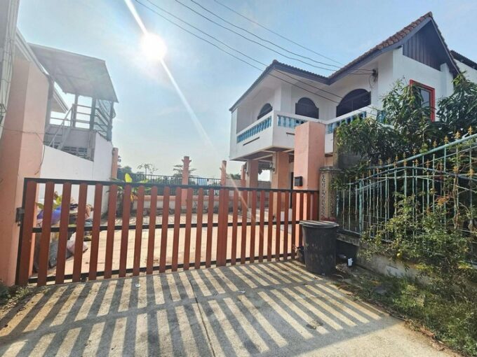 Pattaya detached house, corner unit, for sale, below market price, 4 bedrooms, 4 bathrooms