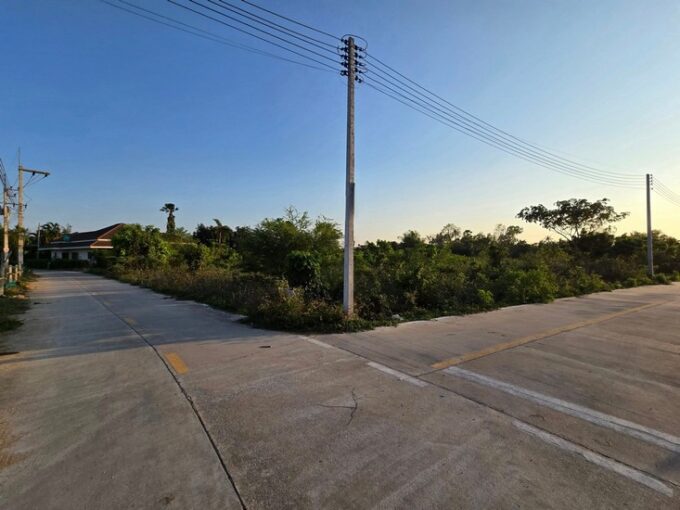 ที่ดินห้วยใหญ่พัทยาใกล้โรงเรียนบ้านนอก5ไร่กว่า