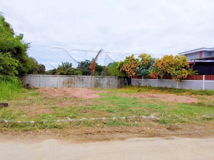 Land in Bang Saray Beach Side for Sale | บ้านพัทยา คอนโดพัทยา ที่ดินพัทยา ขาย-ให้เช่า อสังหาริมทรัพย์ในพัทยา - Pattaya Houses, Pool Villas and Condos for sale and for rent Land in Bang Saray Beach Side for Sale