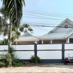 Pattaya House with private swimming pool in Soi Siam Country Club for Sale