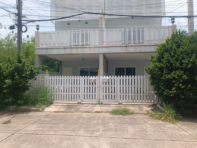 Townhouse in Thappaya South Pattaya for Sale18 | บ้านพัทยา คอนโดพัทยา ที่ดินพัทยา ขาย-ให้เช่า อสังหาริมทรัพย์ในพัทยา - Pattaya Houses, Pool Villas and Condos for sale and for rent Townhouse in Thappaya South Pattaya for Sale1