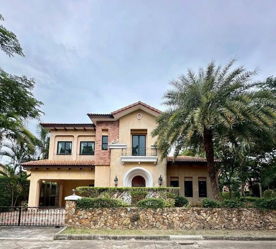 European Design Pool Villa for Sale in Bang Saray Pattaya | บ้านพัทยา คอนโดพัทยา ที่ดินพัทยา ขาย-ให้เช่า อสังหาริมทรัพย์ในพัทยา - Pattaya Houses, Pool Villas and Condos for sale and for rent European Design Pool Villa for Sale in Bang Saray Pattaya