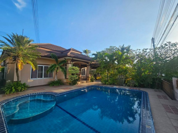 Pool Villa Paattaya in a Village near Nongprue Market | บ้านพัทยา คอนโดพัทยา ที่ดินพัทยา ขาย-ให้เช่า อสังหาริมทรัพย์ในพัทยา - Pattaya Houses, Pool Villas and Condos for sale and for rent Pool Villa Paattaya in a Village near Nongprue Market