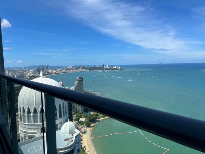 Beachfront Condominium on Wongamat Beach Pattaya for Sale