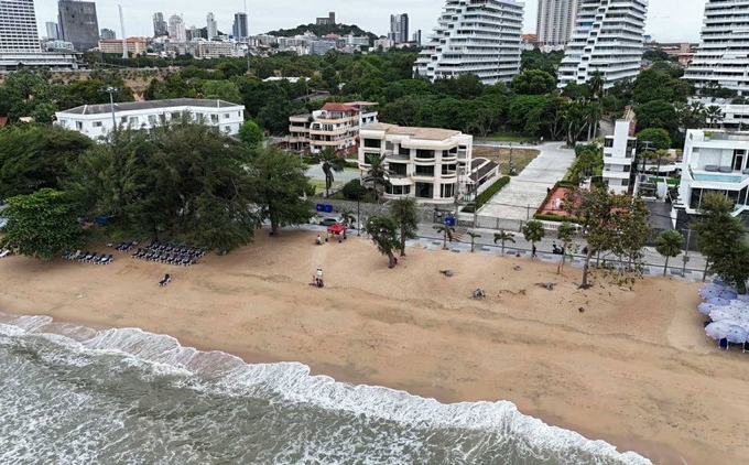 Beachfront House for Sale in Jomtien Pattaya9 | บ้านพัทยา คอนโดพัทยา ที่ดินพัทยา ขาย-ให้เช่า อสังหาริมทรัพย์ในพัทยา - Pattaya Houses, Pool Villas and Condos for sale and for rent Beachfront House for Sale in Jomtien Pattaya