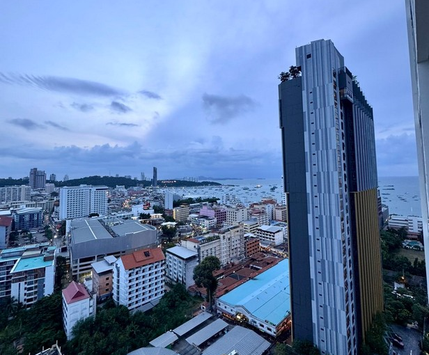 The Base Central Pattaya in foreign ownership 35square meters for sale