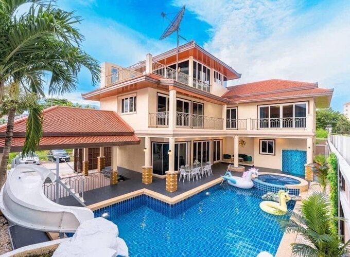 บ้านพัทยาเดินไปทะเลได้ ห่างทะเลเพียง 150เมตร ขนาด 4ห้องนอน 5ห้องน้ำ