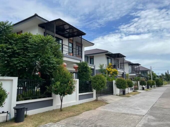 บ้านเดี่ยวสไตล์โมเดิร์น 2ชั้นพัทยา 3ห้องนอน 3ห้องน้ำ ทำเลดี ใกล้ฟาร์มแกะพัทยา ใกล้โรงเรียนนานาชาติรีเจ้นท์