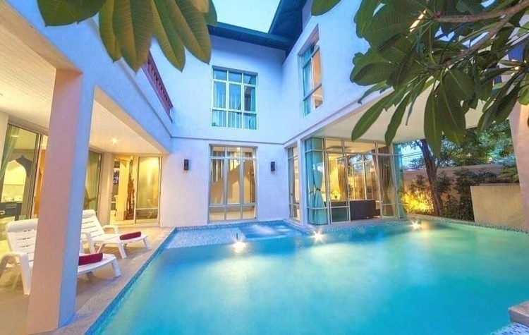 บ้านพูลวิลล่าใกล้หาดจอมเทียนพัทยาลดราคาพิเศษ