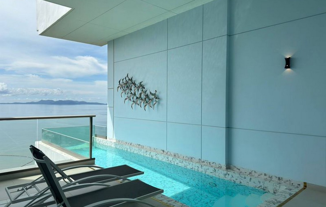 Copacabana Jomtien beach Condo for Sale