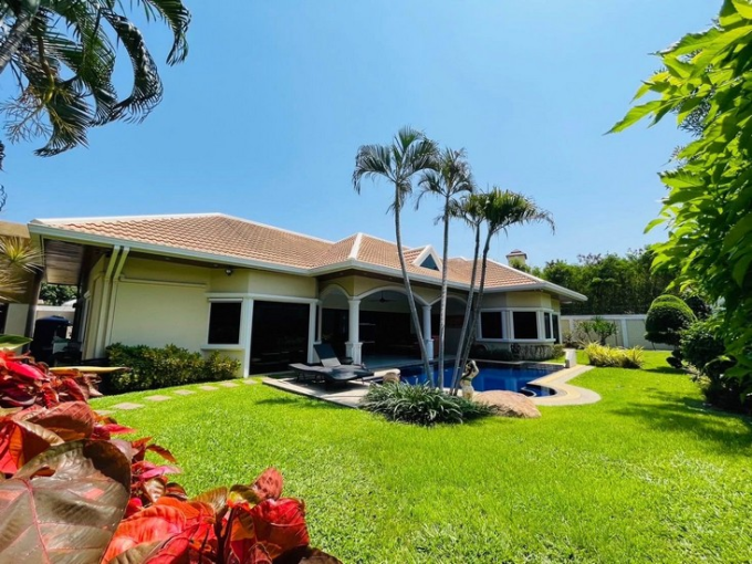 Jomtien Park Villa for Sale