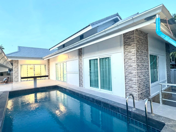Large Pool Villa in Soi Siam Country Club Pattaya
