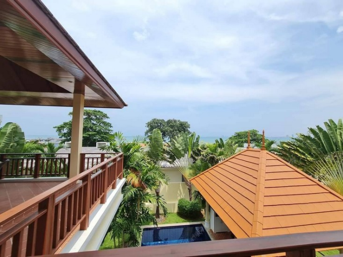 Pool Villa next to Bang Saray Beach with Direct Sea View