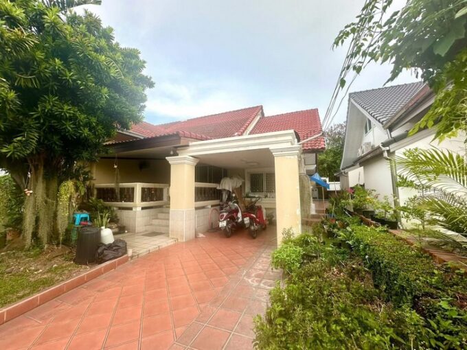 Pattaya house in Pattaya Beach Side prime location, South Pattaya, On Soi Kopai, standalone house, expansive area, 3 bedrooms, 3 bathrooms