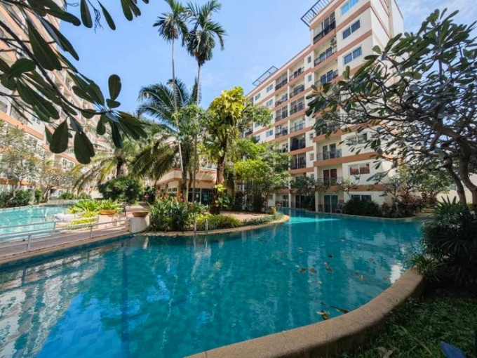 Parklane Condominium Jomtien Pool Access