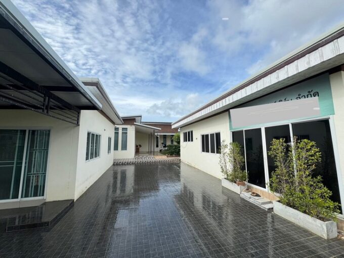 บ้านพัทยา3หลังบนพื้นที่กว้างขุดสระส่วนตัวได้