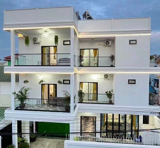 A contemporary 3-story detached villa with a pool, situated in South Pattaya, comprising 9 bedrooms and 10 bathrooms